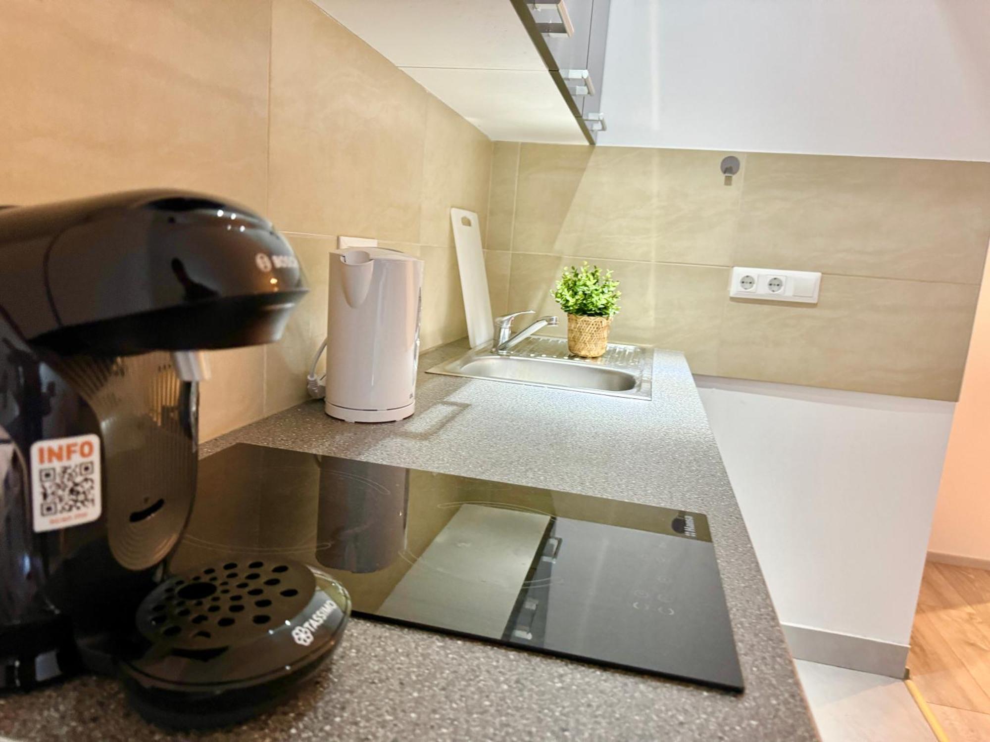 Stylish Schoenbrunn Apartments - Free Underground Parking Viena Exterior foto